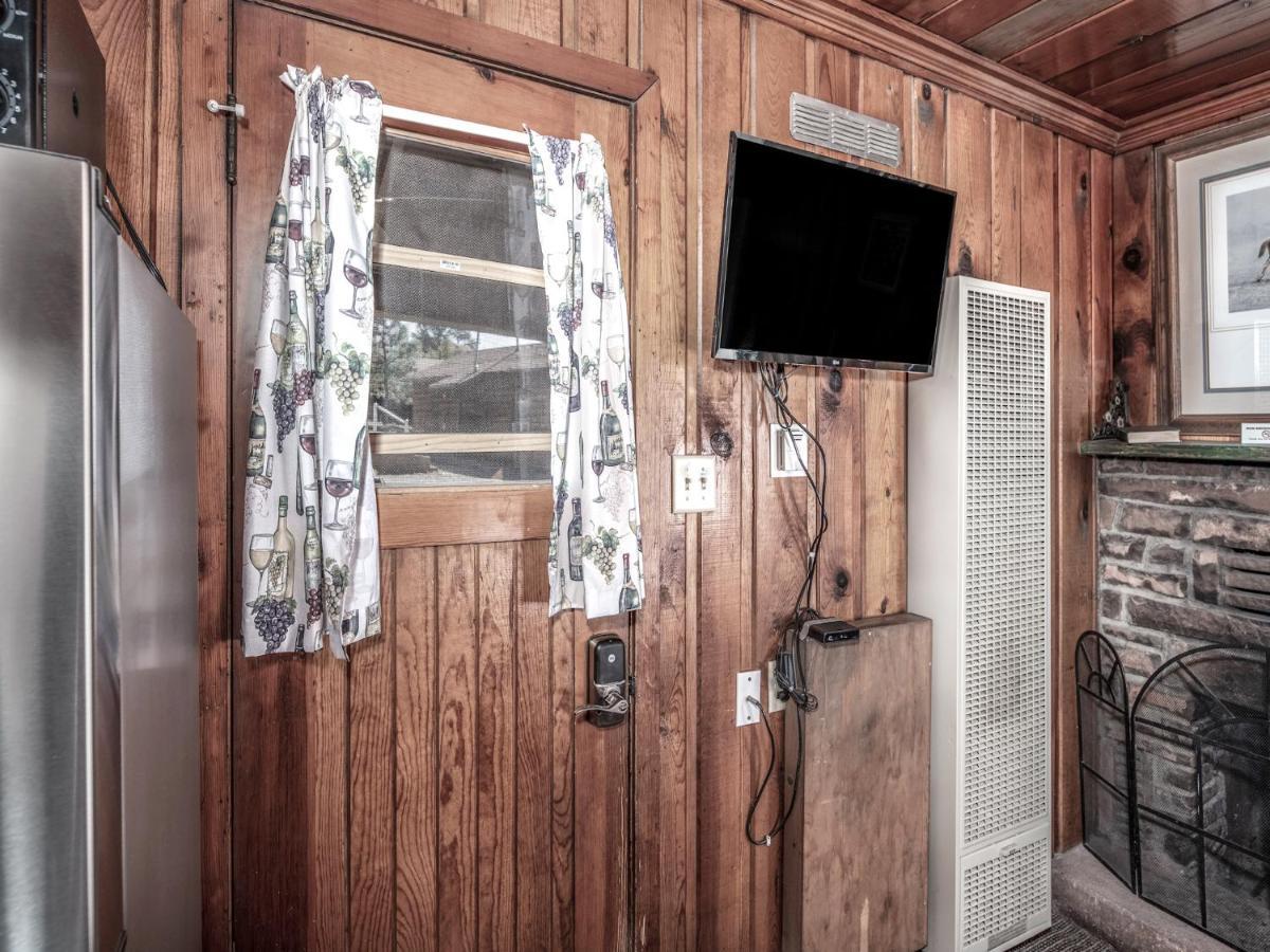Perfect Cabin, 2 Bedrooms, Fireplace, Midtown, Sleeps 5 รุยโดโซ ภายนอก รูปภาพ