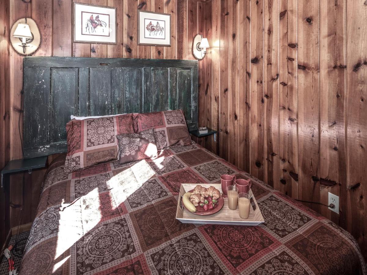 Perfect Cabin, 2 Bedrooms, Fireplace, Midtown, Sleeps 5 รุยโดโซ ภายนอก รูปภาพ