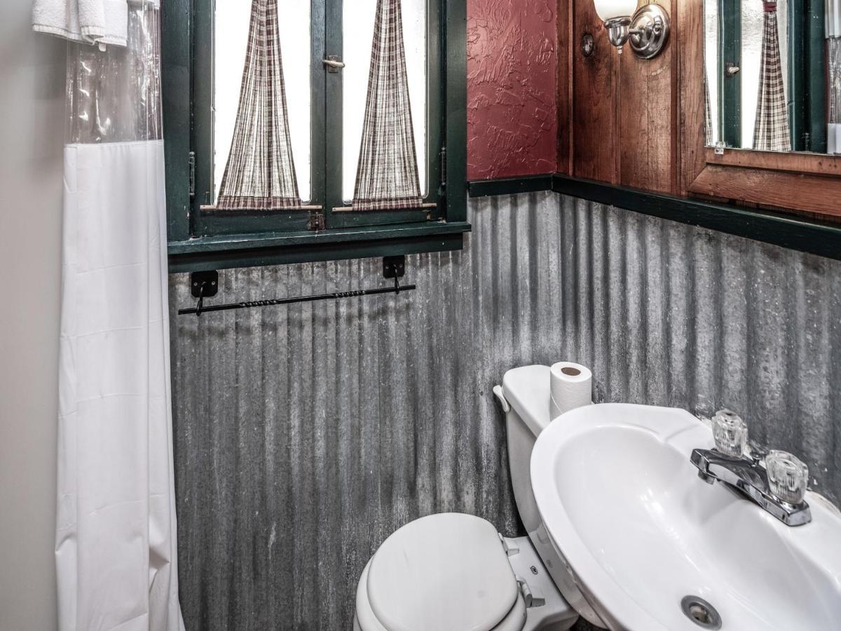 Perfect Cabin, 2 Bedrooms, Fireplace, Midtown, Sleeps 5 รุยโดโซ ภายนอก รูปภาพ